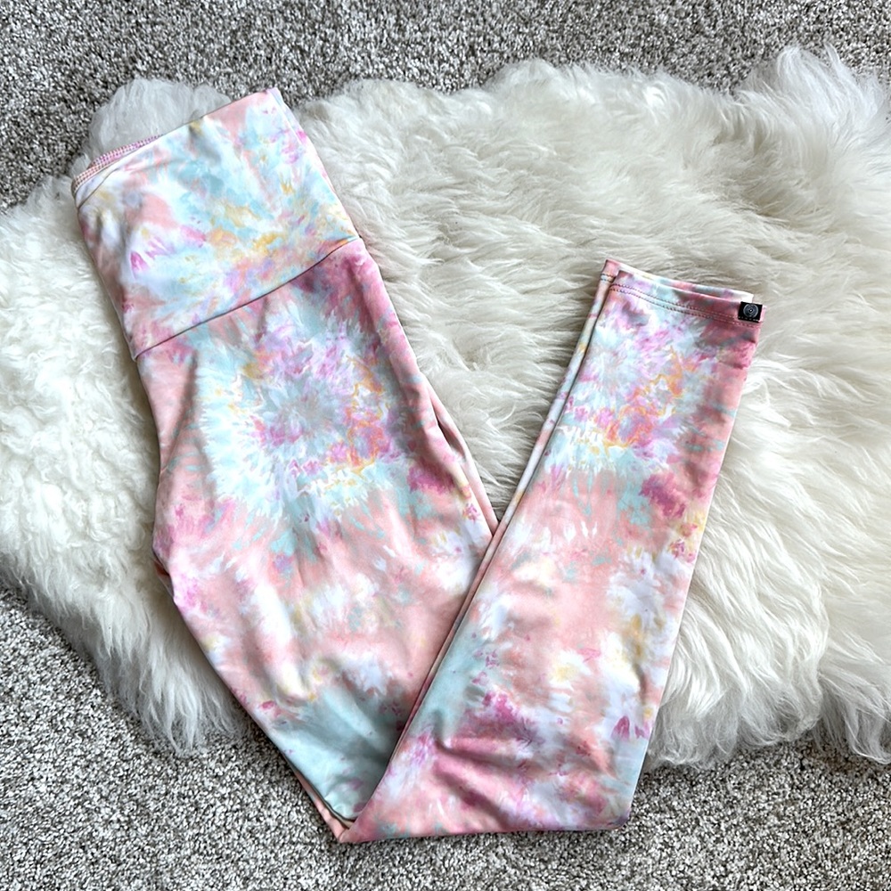 ONZIE leggings NWOT
